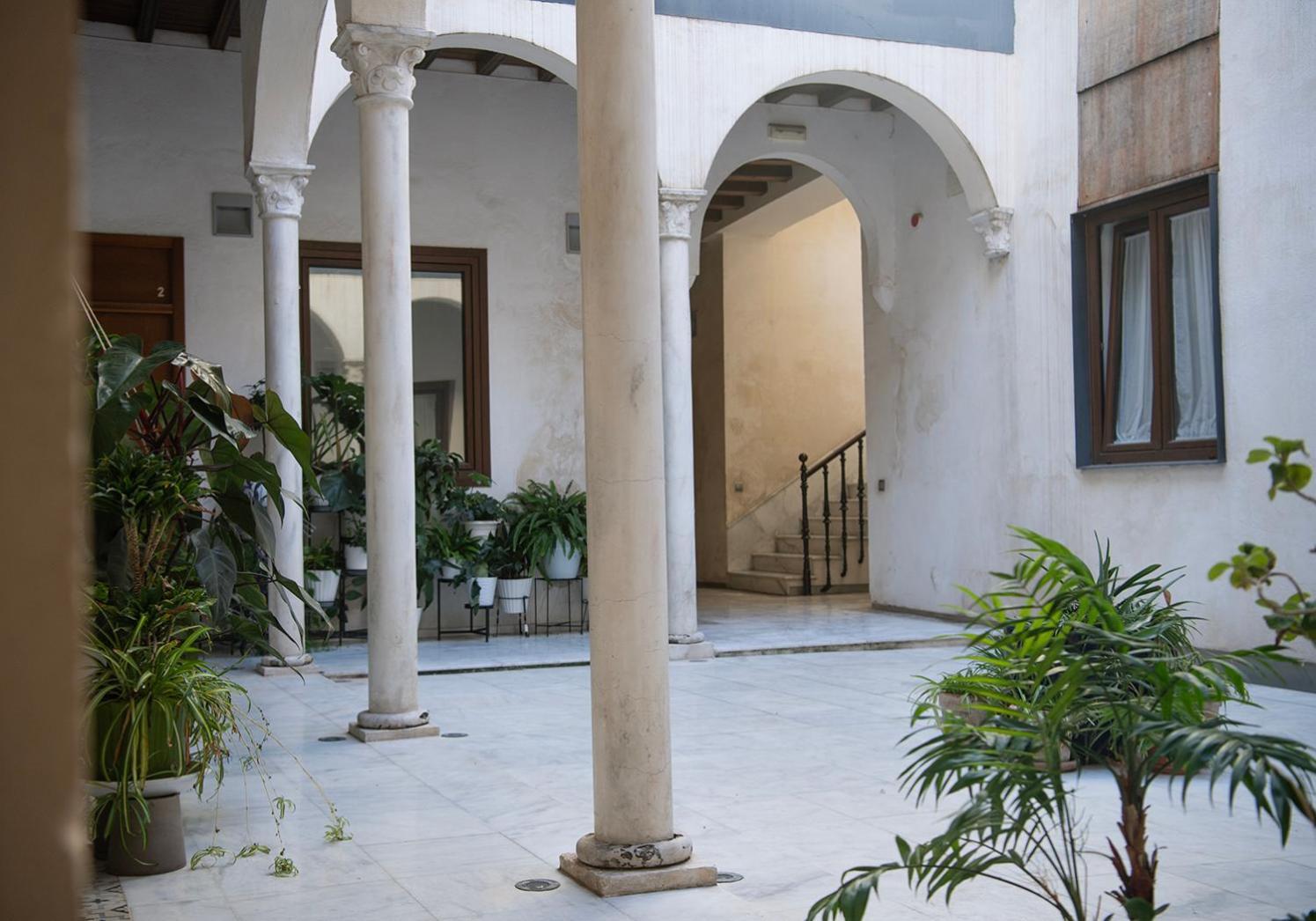 Casa Palacio Bustos Tavera Sevilha Exterior foto
